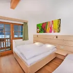 In With Swimming Pool And Views *