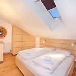 In With Swimming Pool And Views * Wald im Pinzgau