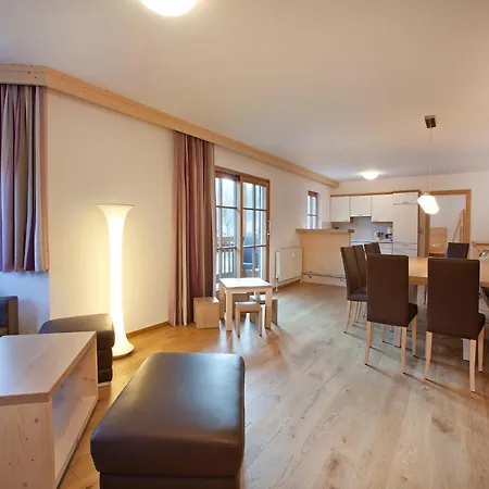 In With Swimming Pool And Views * ヴァルト・イム・ピンツガウ