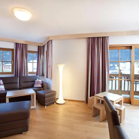 Apartman In With Swimming Pool And Views