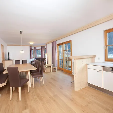 In With Swimming Pool And Views Apartman Wald im Pinzgau