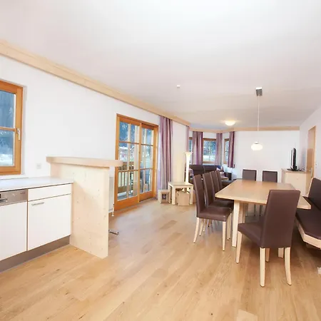 In With Swimming Pool And Views * Wald im Pinzgau