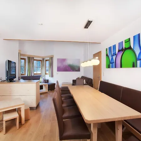 Apartman In With Swimming Pool And Views