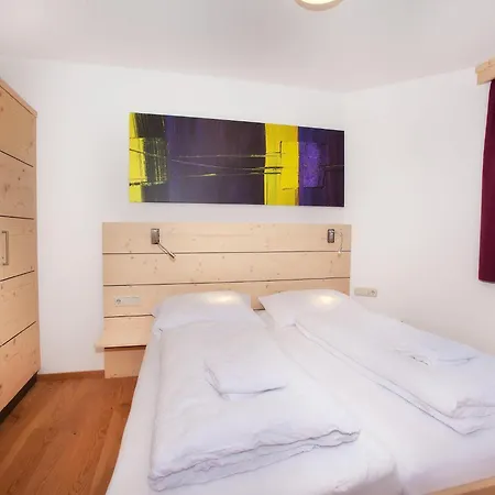 Apartman In With Swimming Pool And Views