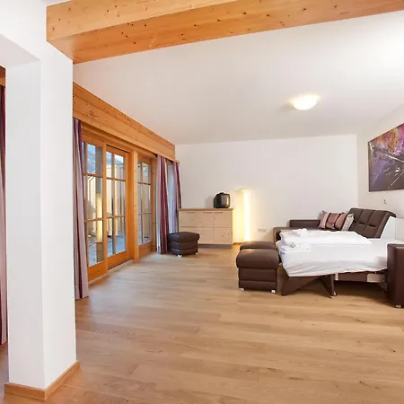 In With Swimming Pool And Views * ヴァルト・イム・ピンツガウ