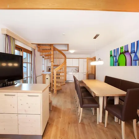 In With Swimming Pool And Views Apartman