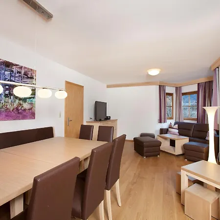 In With Swimming Pool And Views Apartman Wald im Pinzgau