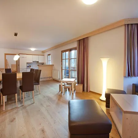 Apartman In With Swimming Pool And Views