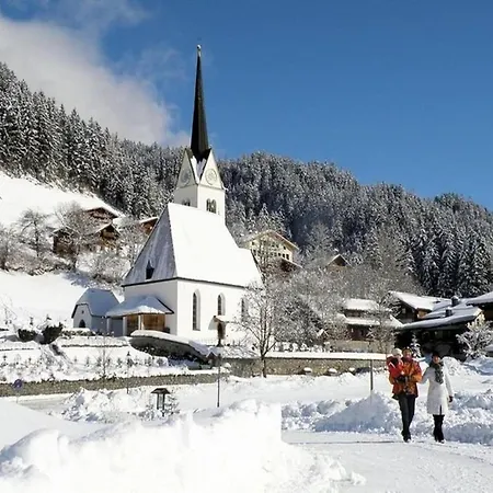 In With Swimming Pool And Views *