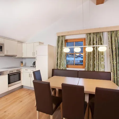 In With Swimming Pool And Views * ヴァルト・イム・ピンツガウ