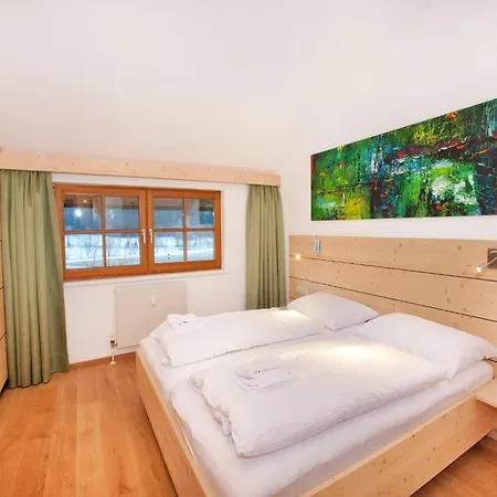 アパート In With Swimming Pool And Views