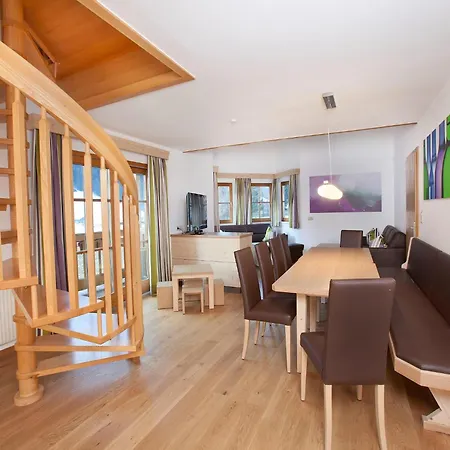 アパート In With Swimming Pool And Views ヴァルト・イム・ピンツガウ