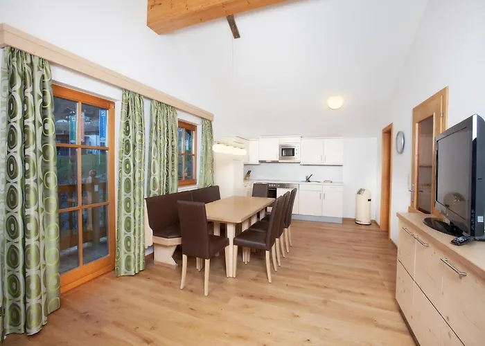 In With Swimming Pool And Views *