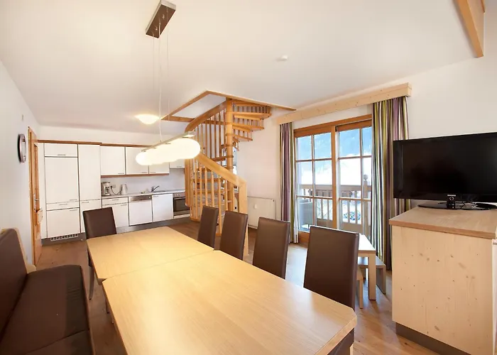 In With Swimming Pool And Views *